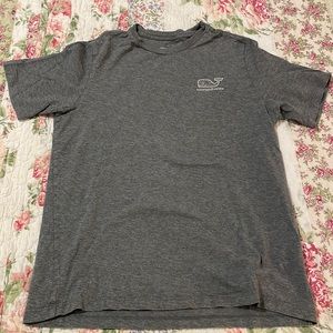 Vineyard vines tee